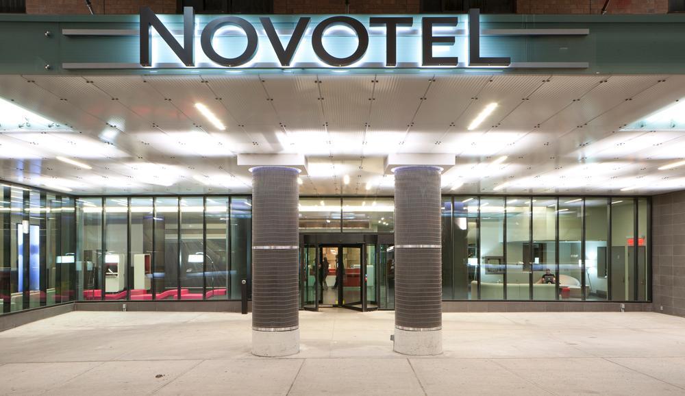 Doubletree By Hilton Ottawa Downtown Hotel Екстериор снимка