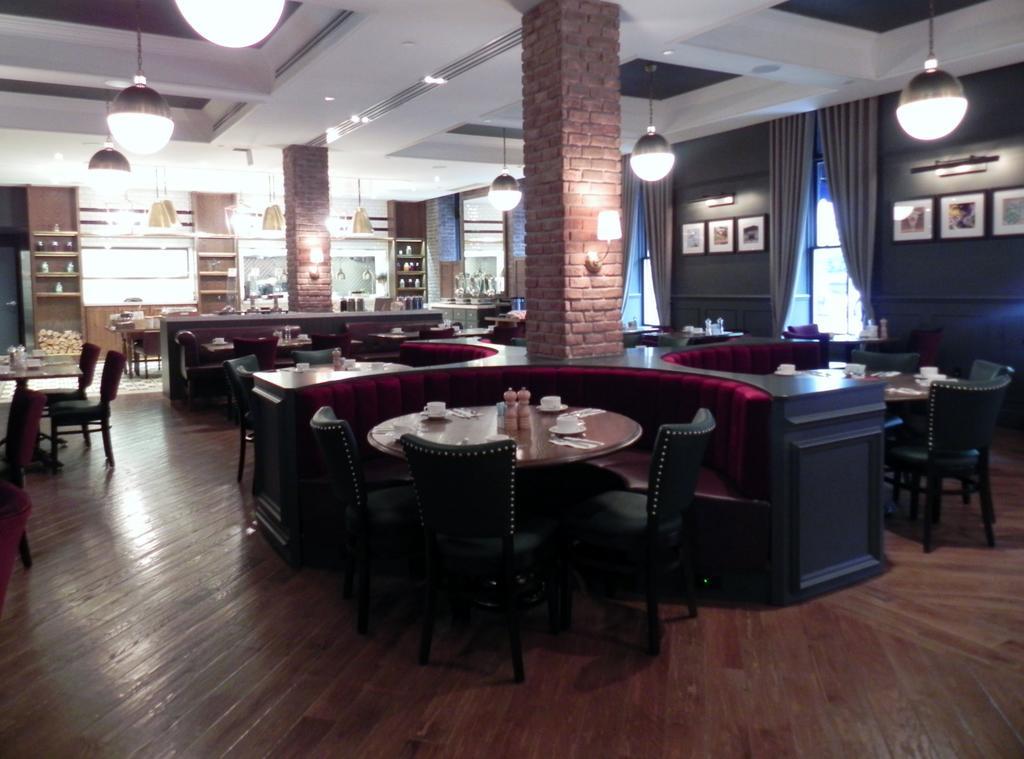 Doubletree By Hilton Ottawa Downtown Hotel Екстериор снимка