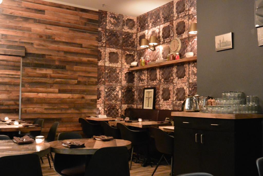 Doubletree By Hilton Ottawa Downtown Hotel Екстериор снимка