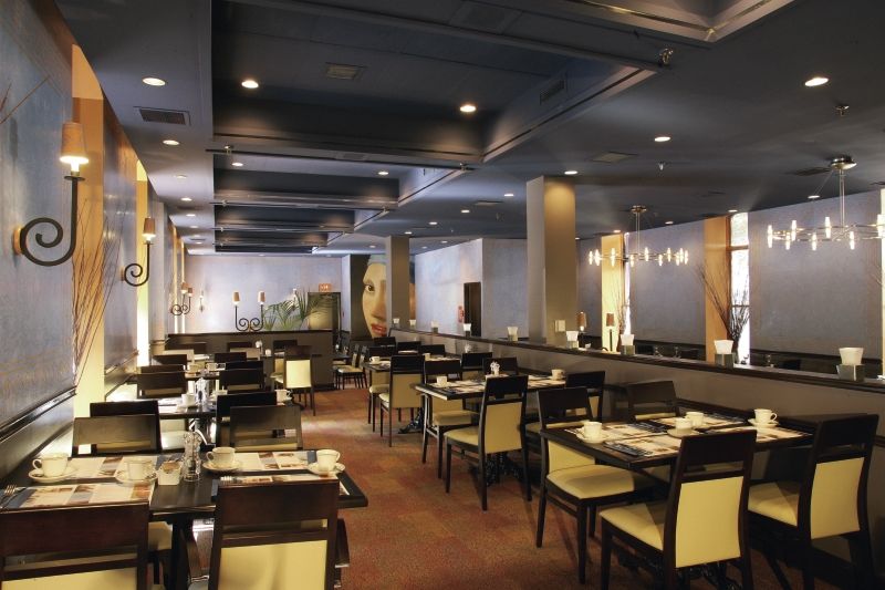 Doubletree By Hilton Ottawa Downtown Hotel Ресторант снимка