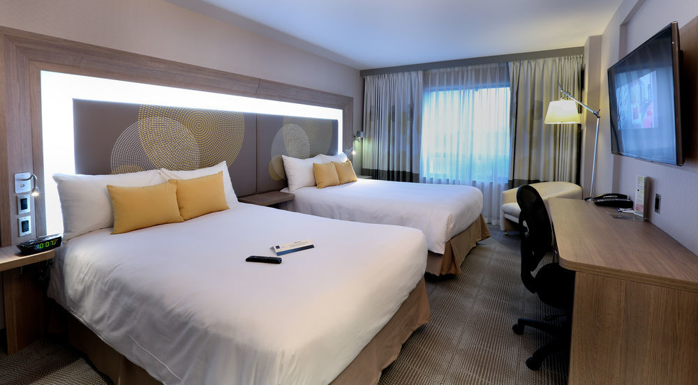 Doubletree By Hilton Ottawa Downtown Hotel Екстериор снимка